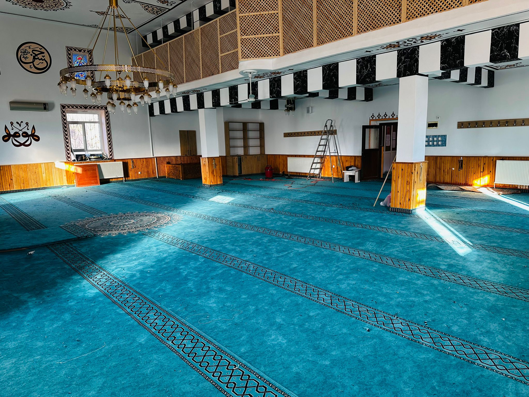 Yün ve Akrilik Cami Halıları